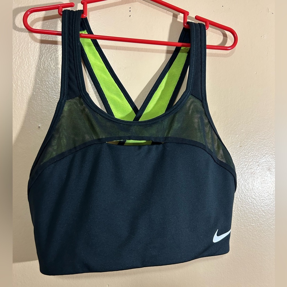 Nike Swoosh Classic Dri-Fit Medium Support Compression Sports Bra Sz Medium